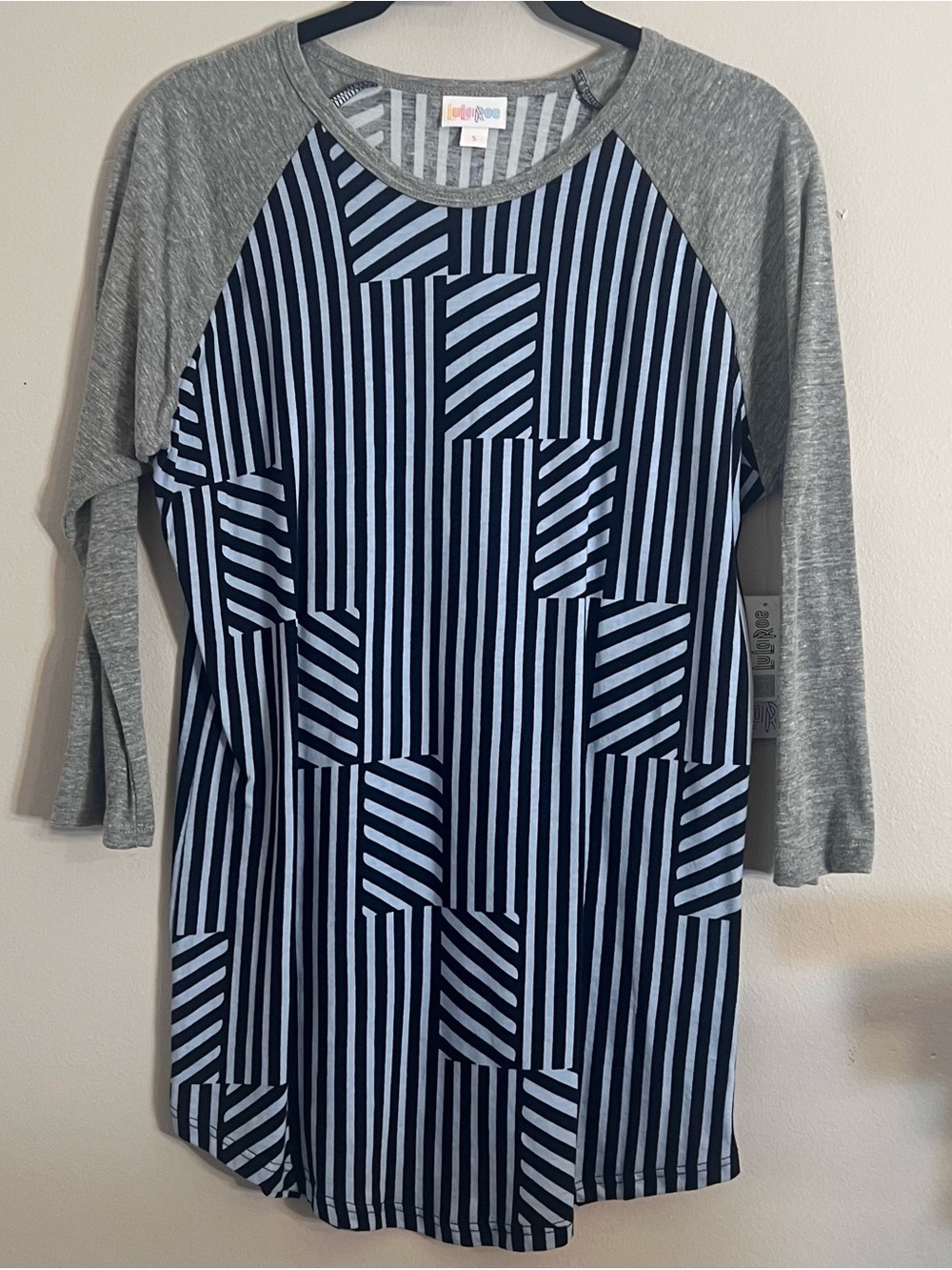 LuLaRoe Long Sleeve Raglan Top in Navy and Light Blue with Gray Sleeves
